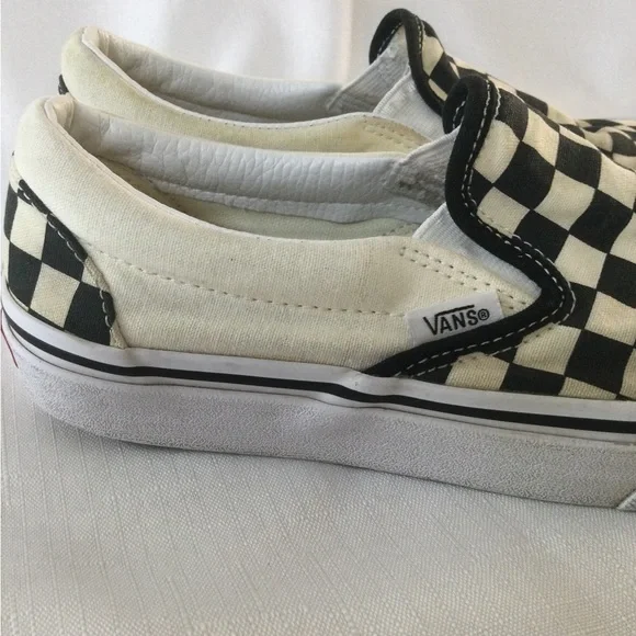 Vans Classic Slip-ons. Size 6 womens. 4.5 mens - Picture 10 of 10